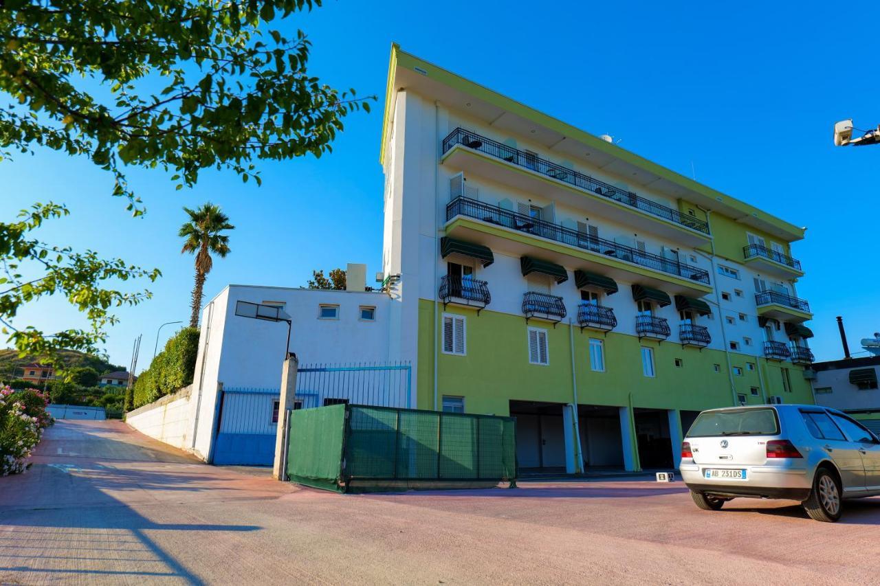 Lord Hotel Tirana Vorë Exterior foto