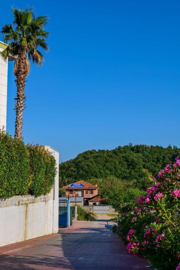 Lord Hotel Tirana Vorë Exterior foto