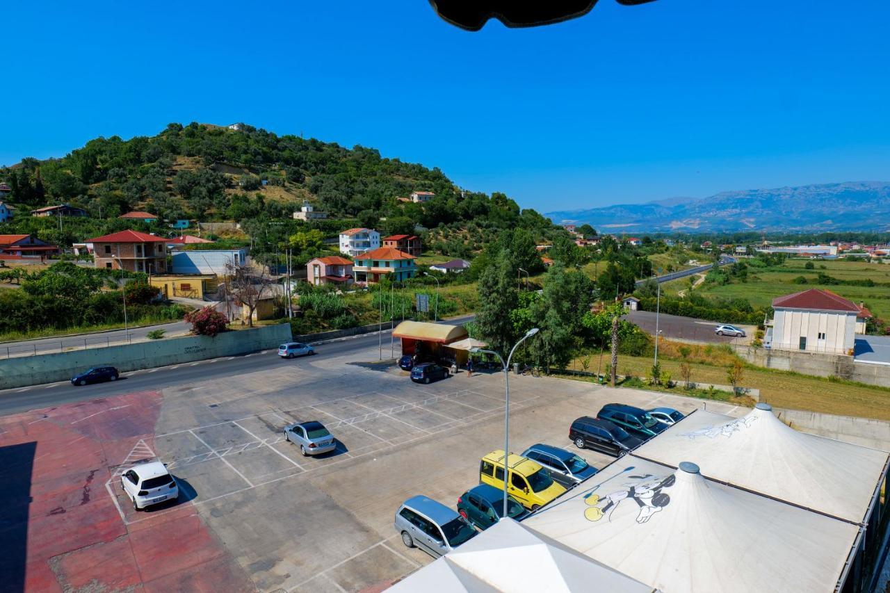 Lord Hotel Tirana Exterior foto